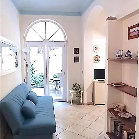 Amo E Flo Apartment